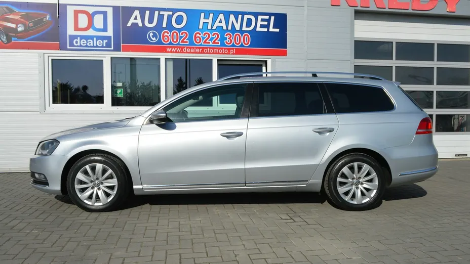 VOLKSWAGEN Passat -