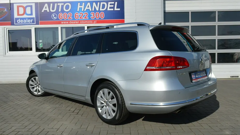 VOLKSWAGEN Passat -