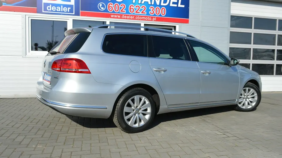 VOLKSWAGEN Passat -