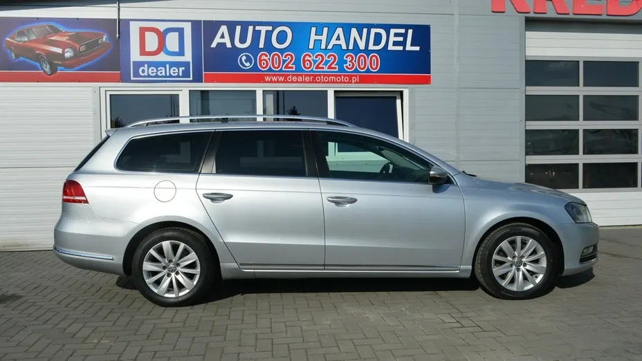 VOLKSWAGEN Passat -