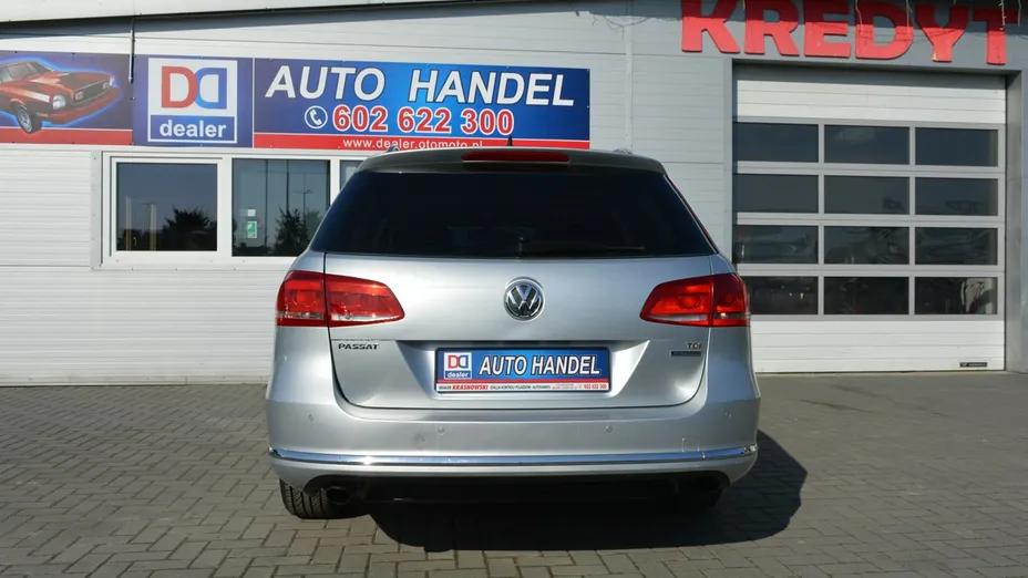 VOLKSWAGEN Passat -