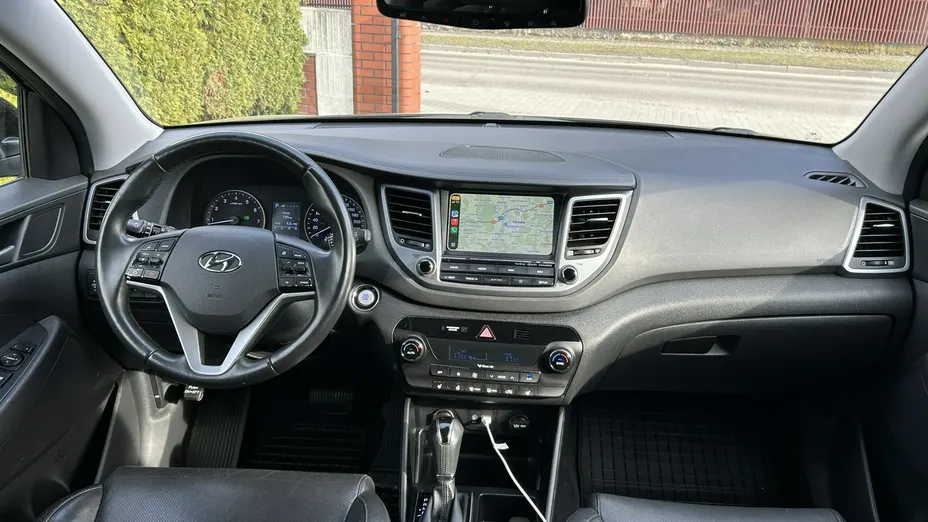 HYUNDAI Tucson -
