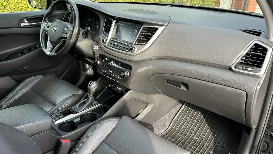 HYUNDAI Tucson -