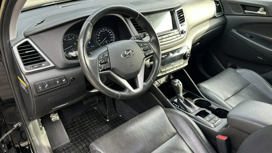 HYUNDAI Tucson -