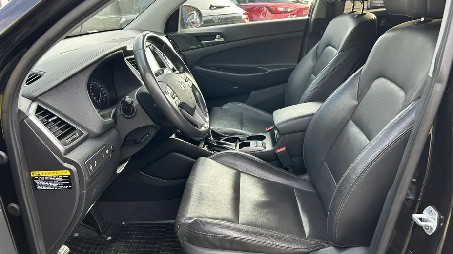 HYUNDAI Tucson -