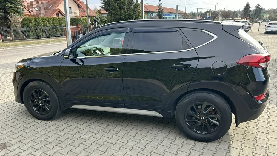 HYUNDAI Tucson -