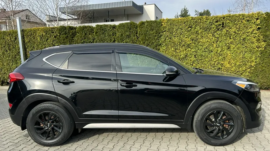 HYUNDAI Tucson -