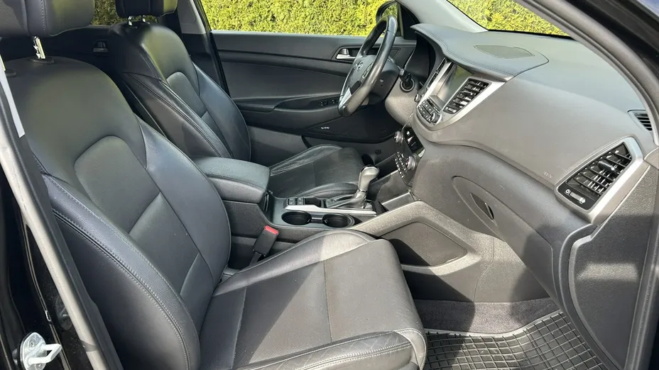 HYUNDAI Tucson -
