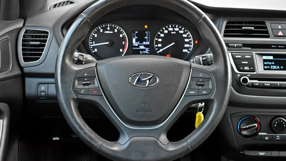 HYUNDAI i20 -