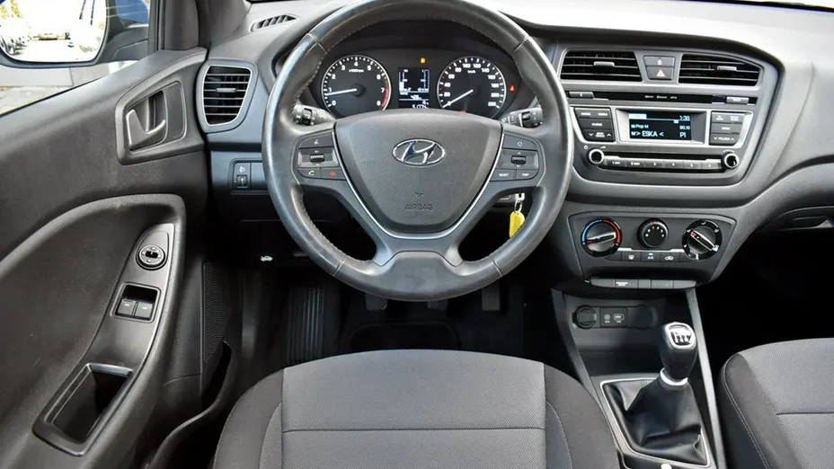 HYUNDAI i20 -