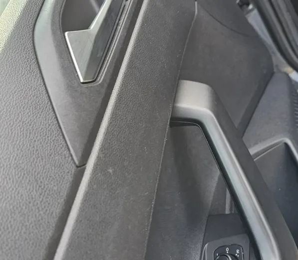 VOLKSWAGEN Polo -