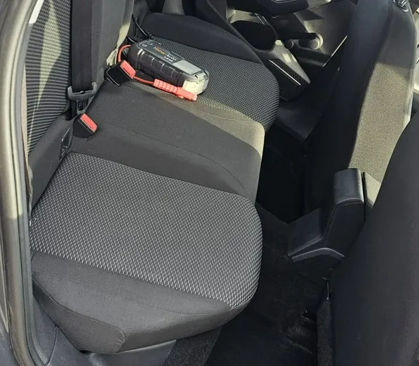 VOLKSWAGEN Polo -