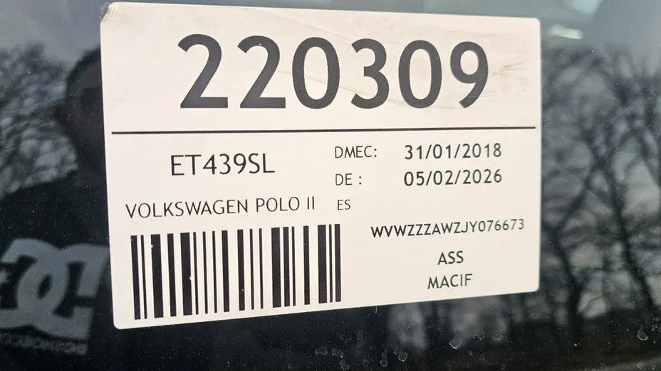 VOLKSWAGEN Polo -