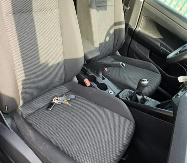 VOLKSWAGEN Polo -