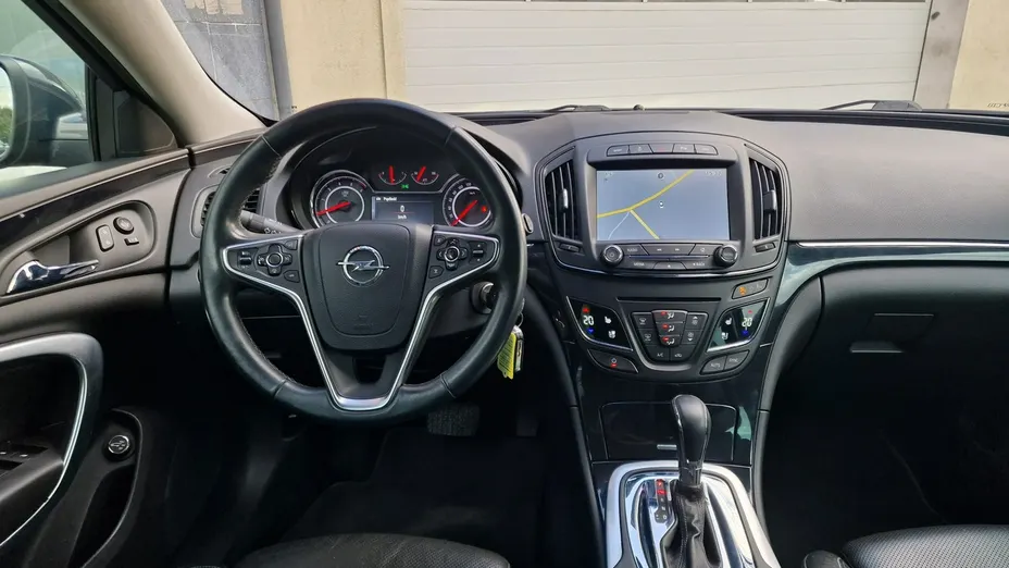 OPEL Insignia -