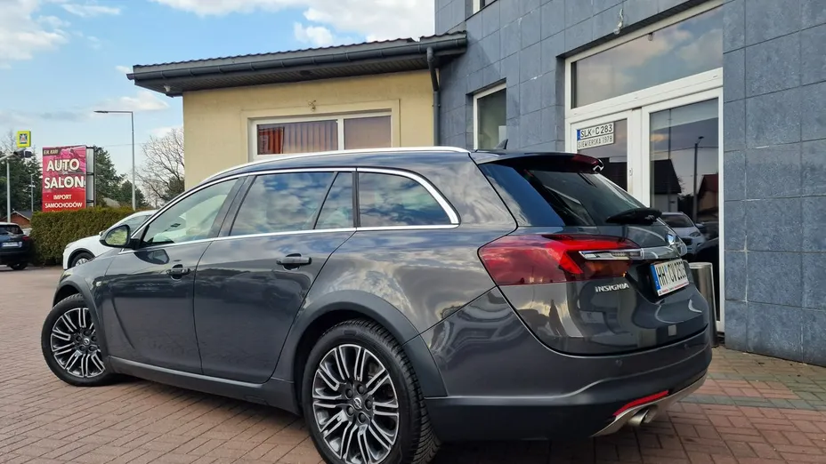 OPEL Insignia -