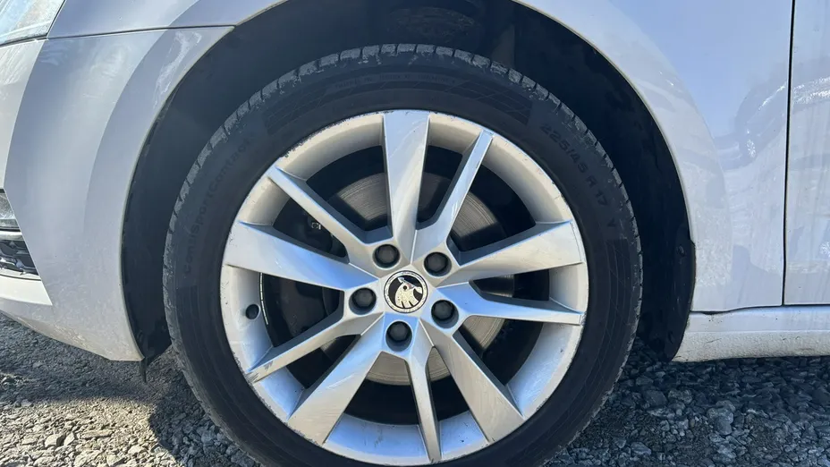 SKODA Octavia -