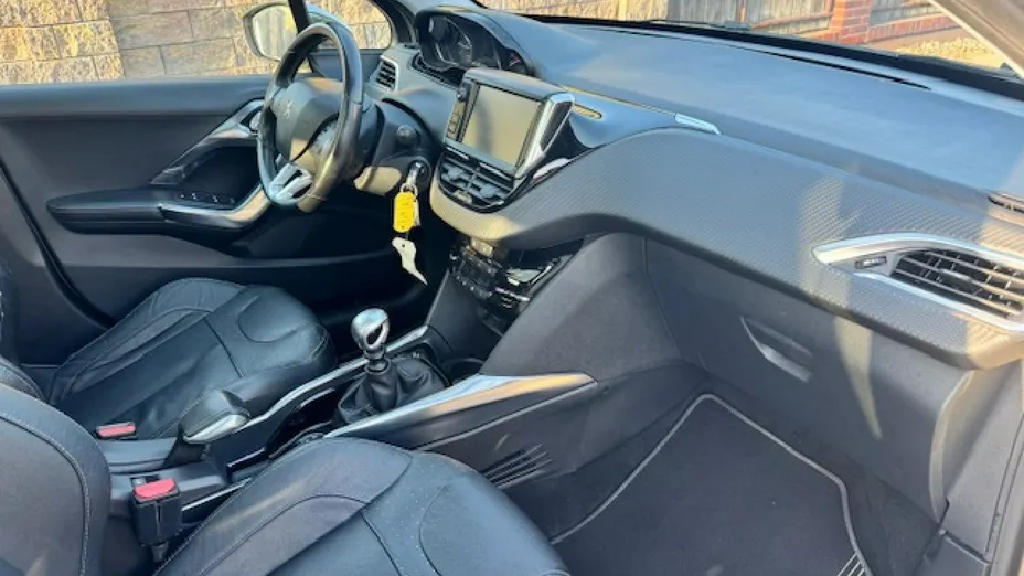 PEUGEOT 2008 -