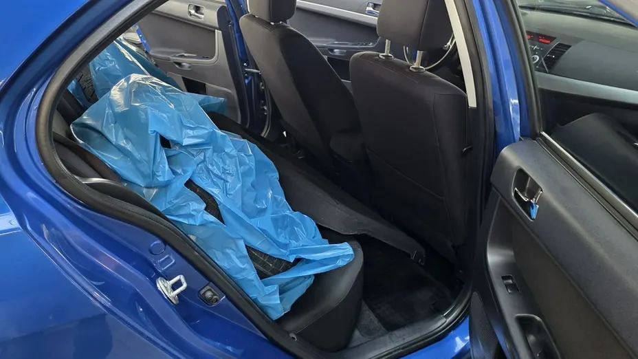 MITSUBISHI Lancer -