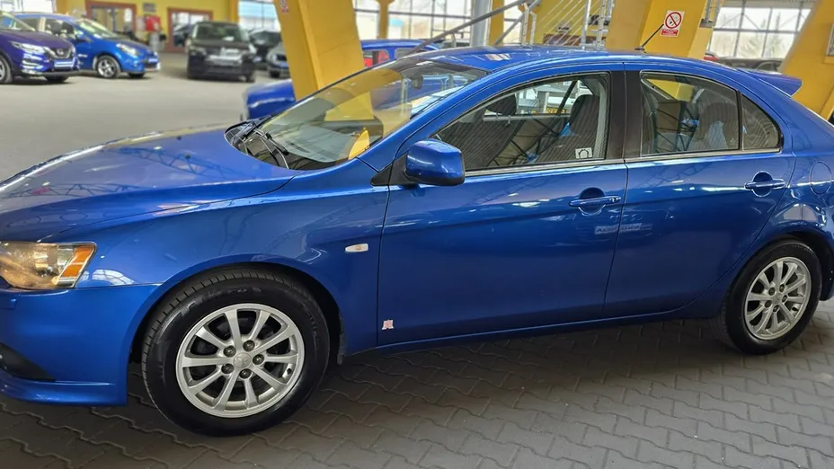 MITSUBISHI Lancer -