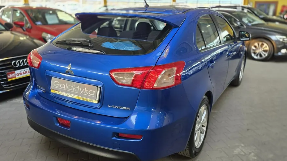 MITSUBISHI Lancer -