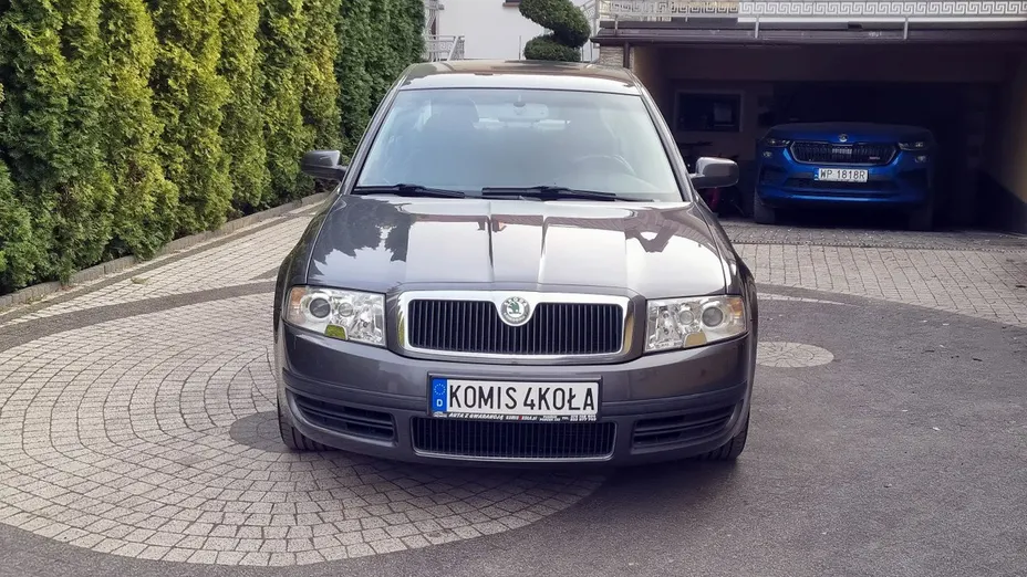 SKODA Superb -