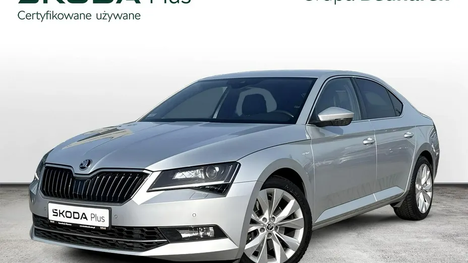 SKODA Superb -