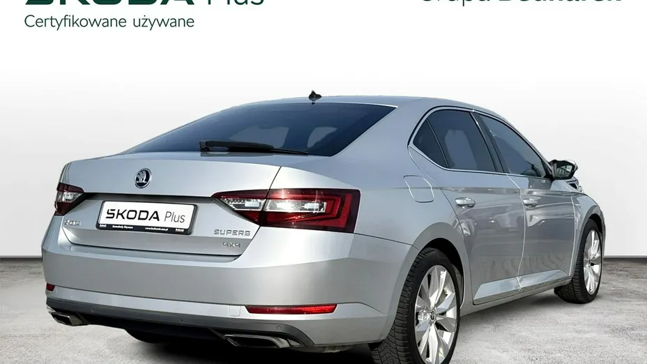 SKODA Superb -