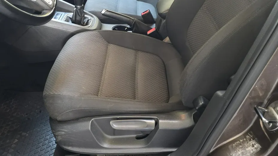 VOLKSWAGEN Jetta -