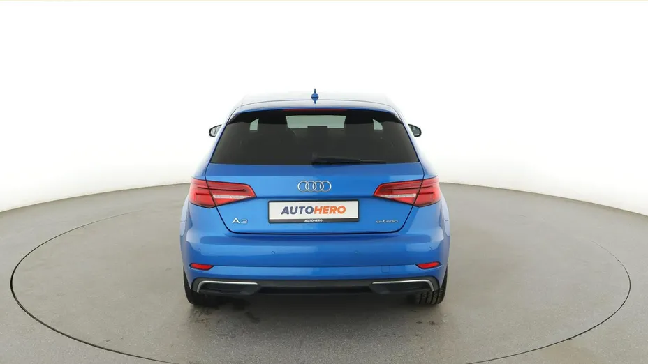 AUDI A3 -