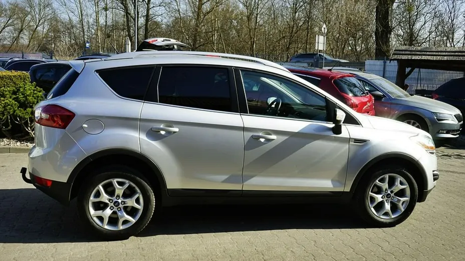 FORD Kuga -