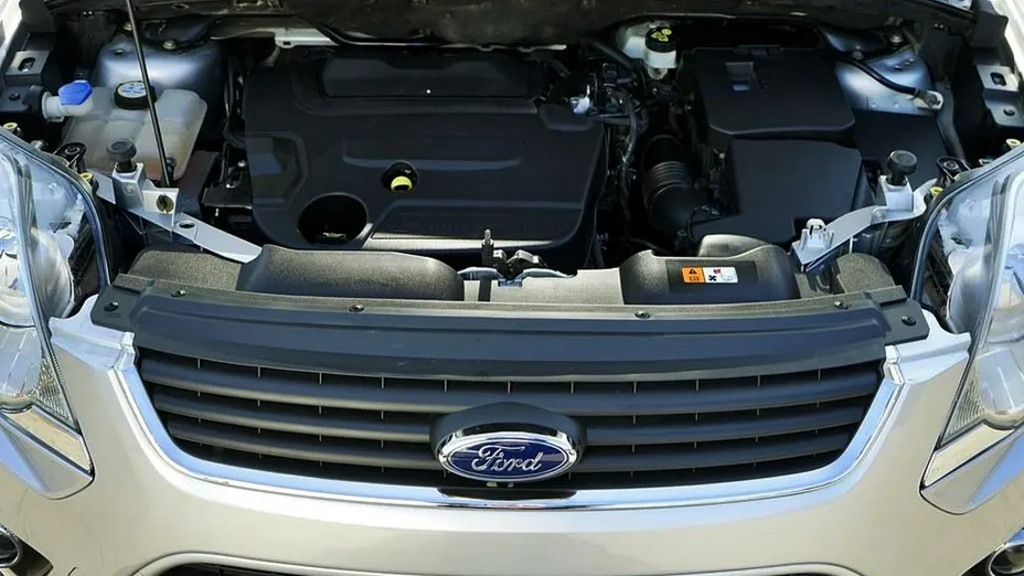 FORD Kuga -