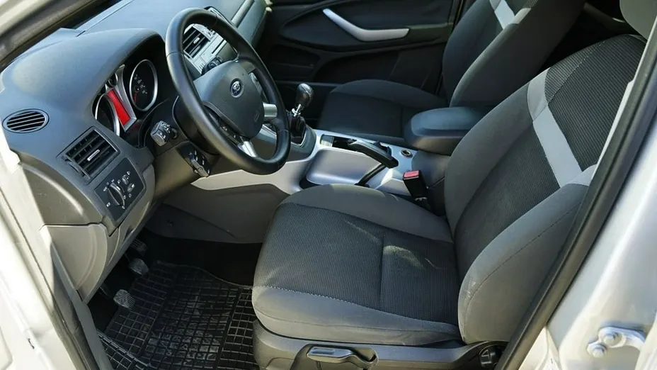FORD Kuga -