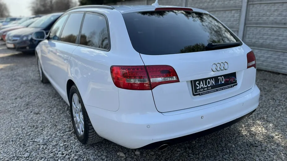 AUDI A6 -