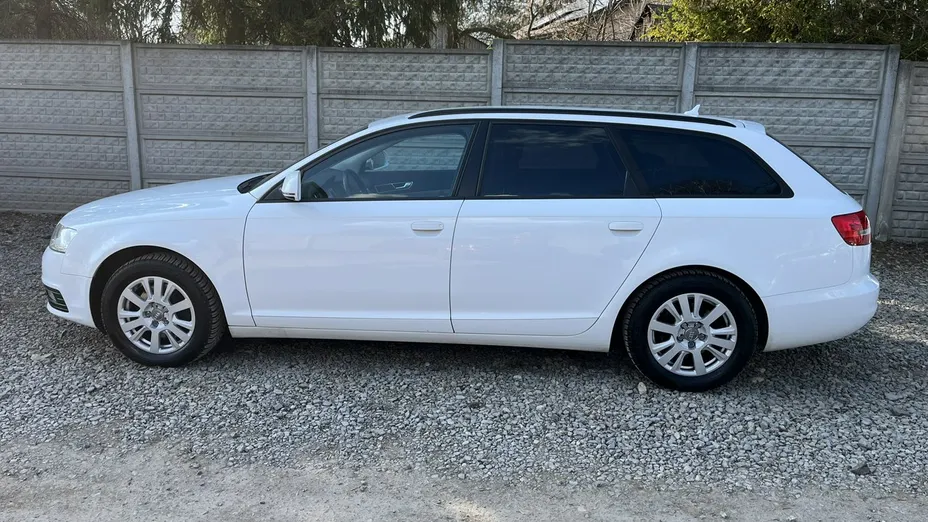 AUDI A6 -