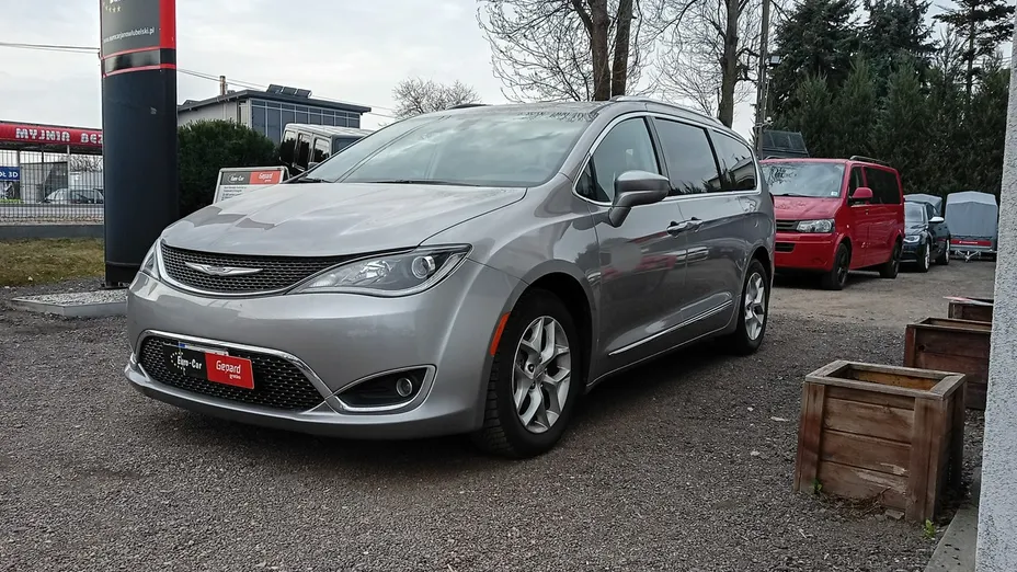 CHRYSLER Pacifica -