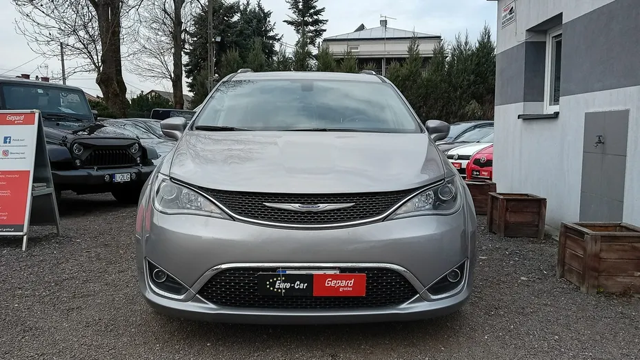 CHRYSLER Pacifica -
