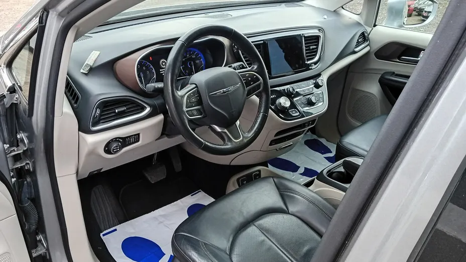 CHRYSLER Pacifica -