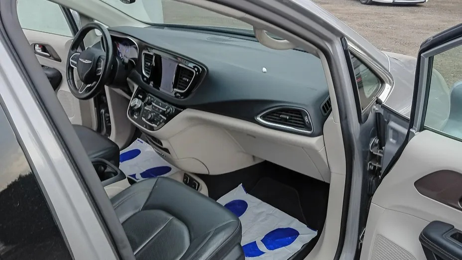 CHRYSLER Pacifica -