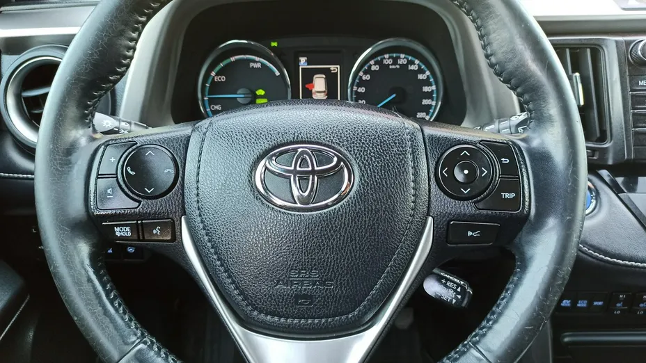 TOYOTA RAV4 -