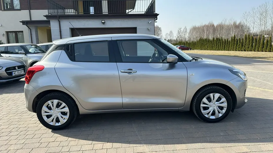 SUZUKI Swift -