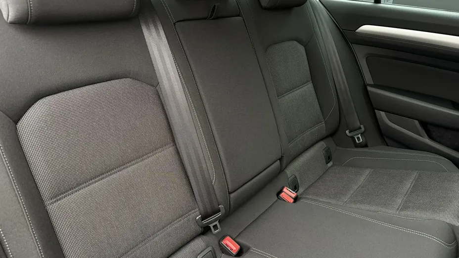 VOLKSWAGEN Passat -