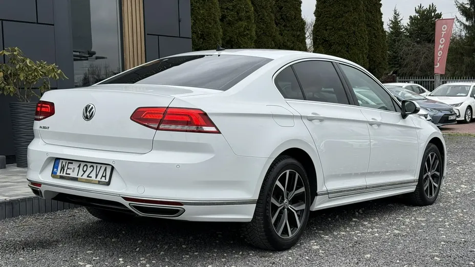 VOLKSWAGEN Passat -