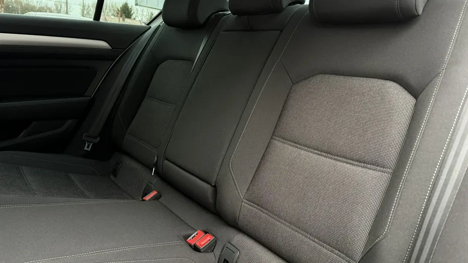 VOLKSWAGEN Passat -