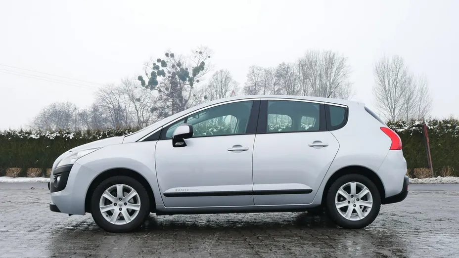 PEUGEOT 3008 -