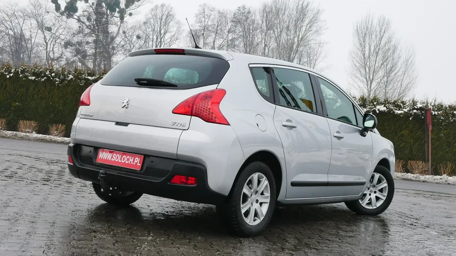 PEUGEOT 3008 -