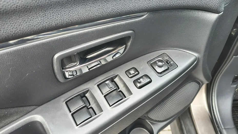 MITSUBISHI ASX -