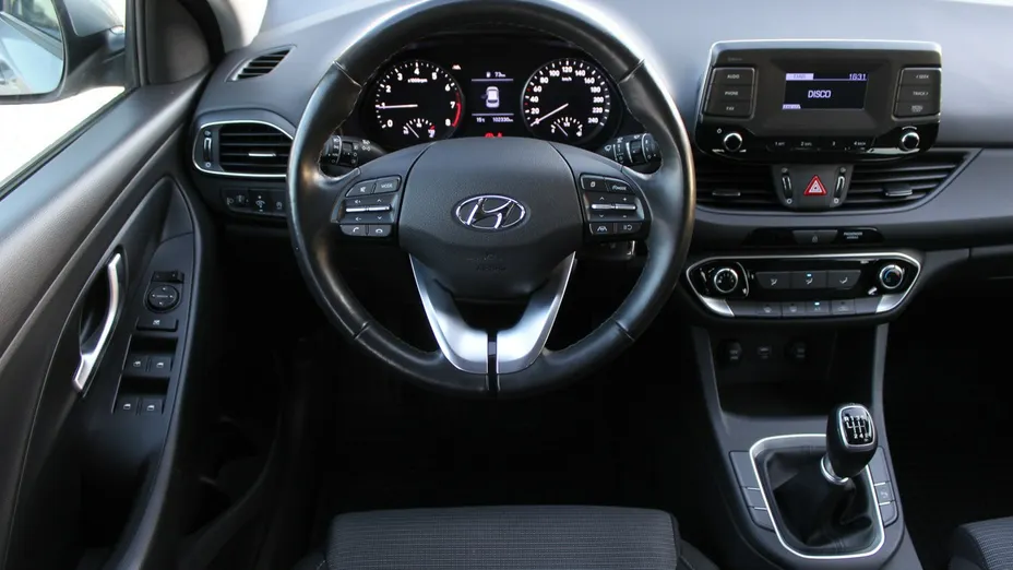 HYUNDAI i30 -