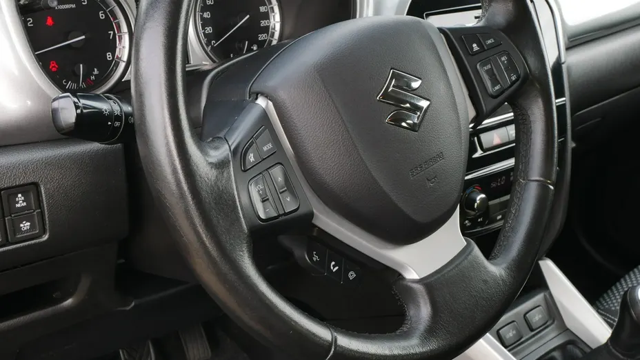 SUZUKI Vitara -