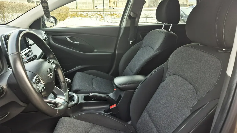 HYUNDAI i30 -